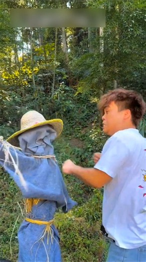 This is no ordinary scarecrow~~ #shorts