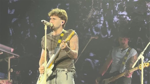 Del streaming al directo. Así vivimos 'Y si lo hacemos' de Dani Fernández en el Movistar Arena de Madrid ❤️ ¡Ya solo queda una noche! #DaniFernández #MovistarArena #ysilohacemos #madrid
