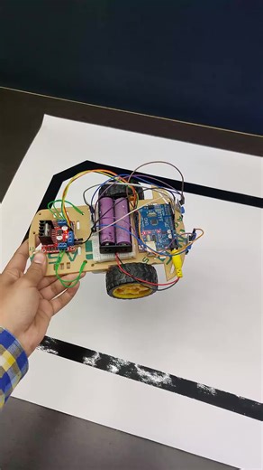 line following Robot #robotics #robots #iot #ai #diyproject
