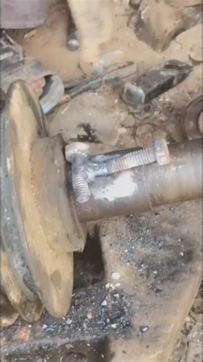 🔧 Remove Broken Pulley Without Puller! Easy Trick 😲 #shorts
