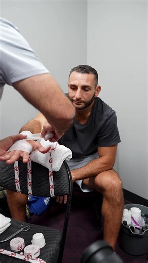 Noel Mikaelian getting ready for the #GarciaBenn co-main event! 🥊 #zuffaboxing #boxing #noelmikaelian LIVE NOW on @Paramount