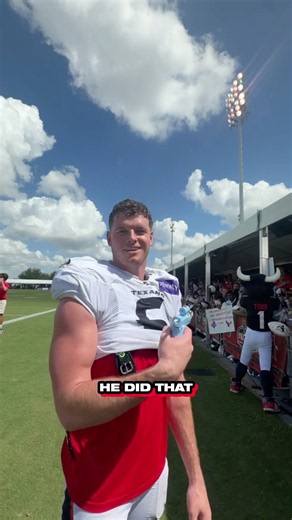 hit reed with the uno reverse 🔄 #houston #texans #watergun #prank #reedblankenship
