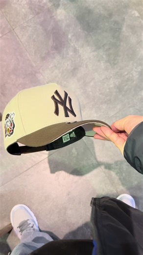 Explore the New Era Baseball Caps Collection