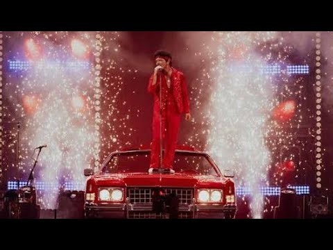 Bruno Mars Lights Up NYC With “24K Magic” | The Romantic Tour