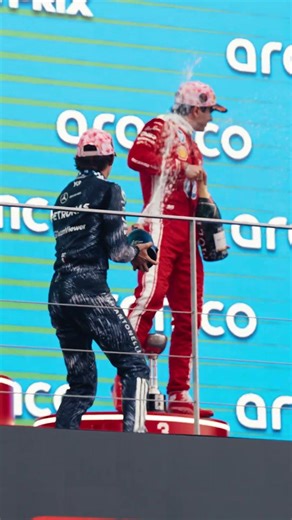 So nice, Kimi had to do it twice! ✌️#f1 #formula1 #mercedesf1