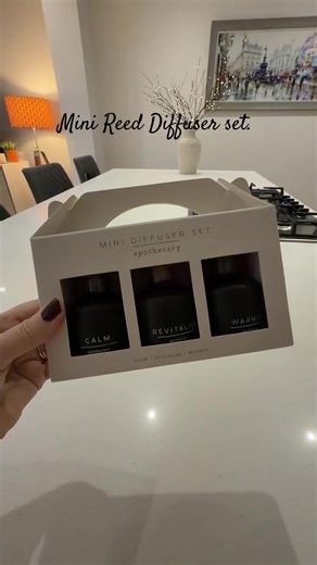 Mini Reed Diffuser set, perfect for when the madness of Christmas is over. 🤎 #reeddiffuser #homefragrance #fragrance #marksandspencer #dealdrops