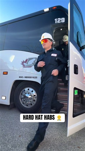 The @Canadiens Montréal have arrived for the @NHL #HeritageClassic in Winnipeg! 👷‍♂️ #nhl #nhlonsn #habs #canadiens