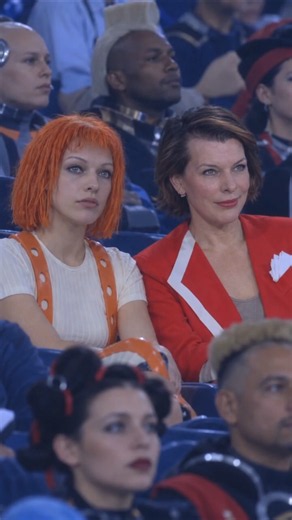 The Fifth Element Cast Spotted with Their Younger Selves 👀 Bruce Willis, Milla Jovovich, Gary Oldman