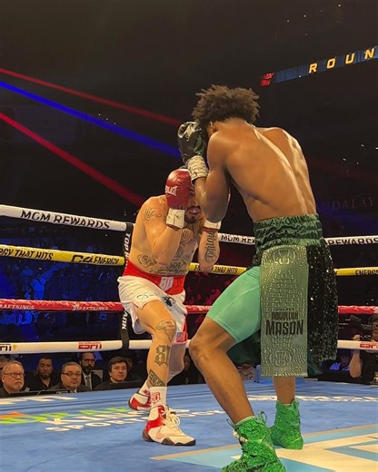 The one-punch @AbdullahMason_ walk-off was COLD 🥶#MasonCordina | JULY 4 | LIVE on @TNTSportsUS & @DAZNBoxing