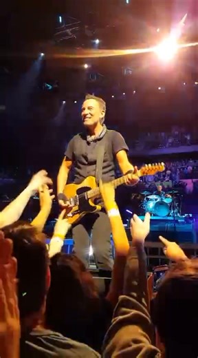 Bruce Springsteen - Badlands Philips Arena, Atlanta, GA, USA Tour: The River Tour 2016Bruce Springsteen - Badlands Philips Arena, Atlanta, GA, USA Tour: The River Tour 2016💞🎸🎸 | Dejane Soares
