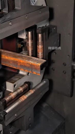 Angle steel cutting! Factory footage | The entire daily cutting process of a laser tube