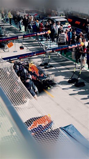 Attention Montréal, it’s time to race 💪 #F1 #RedBullRacing