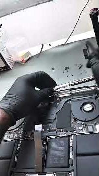 MacBook Screen Repair (Satisfying Fix!) 🔧