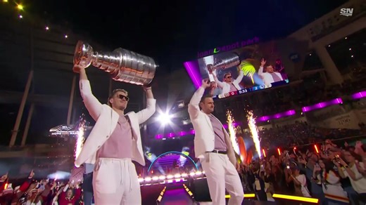 Sasha Barkov and Matthew Tkachuk brought out the Stanley Cup for Role Model's first intermission performance 🕺🏆 #WinterClassic | Florida Panthers | Sportsnet