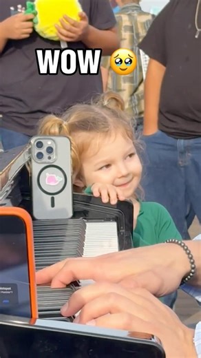 The 3 year old SINGER Angelica made everyone cry 🥹