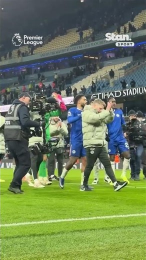 Reece James and Calum McFarlane lead the salute with Chelsea fans 👏 #StanSportAU #PremierLeague