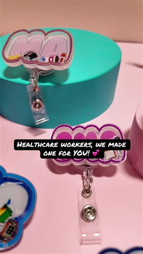 MA, CMA, RN, ICU, ER, DR & EMS… WHERE’S YOUR CREW?! 👀🩺💗 Medical Assistants, Certified Medical Assistants, Registered Nurses, ICU Nurses, Emergency Room Nurses, Doctors & EMS professionals — we made these badge reels with YOU in mind! 💉✨ Our NEW medical abbreviation badge reel collection is here! Whether you’re working 12-hour nursing shifts, caring for patients in the ICU, or saving lives in emergency medicine, show off your healthcare profession with a badge reel that represents YOU! 💕 👇 