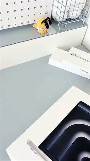 Apple/苹果AI笔记本/2025款MacBookPro14英寸M5(10+10核)16G 512G银色纳米玻璃笔记本电脑Z1KL0002X