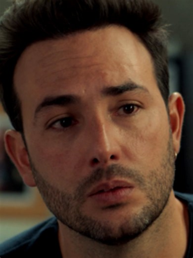 En el capítulo 92 vertical de #paquererte 🥰, Lorenzo sigue viendo a Mauricio como una amenaza, por lo que le pide alejarse de Dany; sin embargo, un nuevo problema llega a él, un posible embarazo de Miranda. 🥺