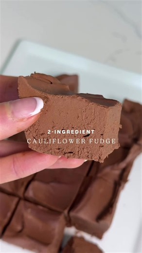 Find the full recipe on lilsipper.com ❤️ #cauliflowerrecipes #fudge #cauliflowerfudge