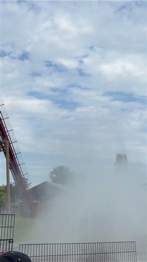 Diamondback splashing down at #kingsisland 🐍💧