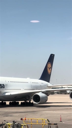 Airbus A380 by Lufthansa