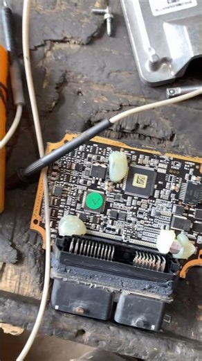 How to Repair Car ECM at Home #automobile ##shorts 👨‍🔧