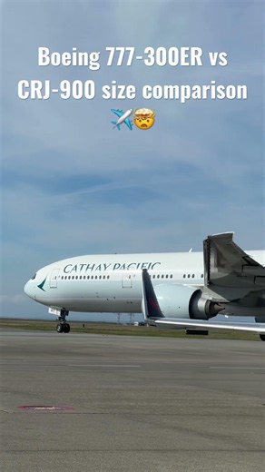 Boeing 777-300ER vs CRJ-900 size comparison ✈️🤯 #aviation #aircraftlovers