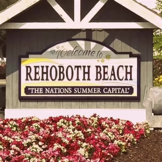 Rehoboth Beach, Delaware: A Perfect Beach & Ice Cream Moodboard 🏖️🍦