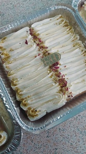 Milkcake| Tres Leches| Buttercream| Decorating techniques and Ideas| Flowers| Rose|Viral