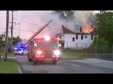 Firefighter presence at central Toledo building fire