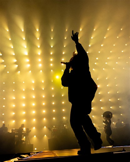 Jay-Z urges fans to question everything during Los Angeles show