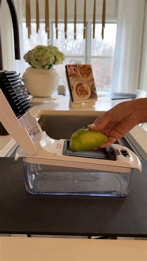 Chickpea Avocado Salad #chicken #avocado #fooddolls | Food Dolls