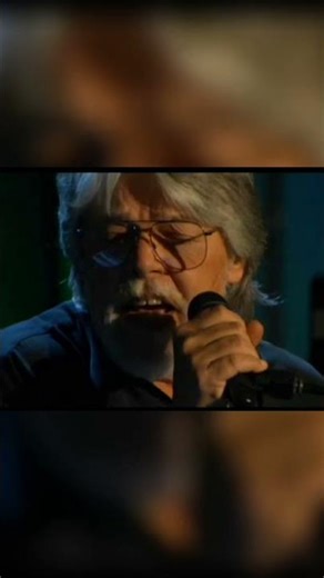 Bob Seger with "Turn The Page" from the 2004 Rock and Roll Hall of Fame Induction Ceremony
