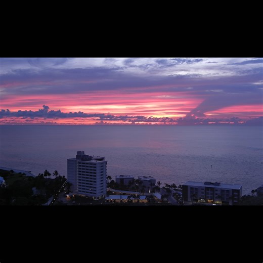 When you’re staying gulf-front, the sky shows up every single night — soft pastels, fiery oranges, and that calm you only get when the waves are your soundtrack. Golden hour isn’t a moment… it’s a guarantee. 🌴🌞 https://www.takeasiesta-key.com/siesta-sunset-sanctuary #SiestaKey #GulfFrontLiving #SunsetViews #SiestaSunsetSanctuary #BeachRental #FloridaSunsets | Siesta Sunset Sanctuary
