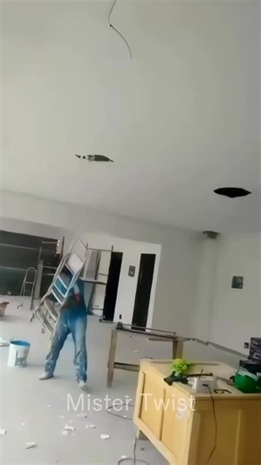 (Day 029) Construction workers fails moments #adamrose #usa (Part l) | Mister Twist