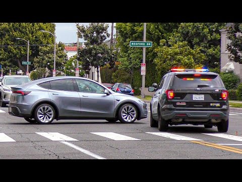*Close Call* LAPD West LA Units Responding Code 3