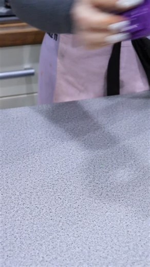 Yule Log Cake with a Frost Form twist 🤭 Grab your favorite Swiss Roll from the grocery store and shape it in the Liner & Crumb Cutter before filling the form with ganache or buttercream 🤗 Happy Holiday Baking!! ❤️ Order Frost Form worldwide on www.frostform.com #frostform #cakedecorating #yulelogcake | Frost Form