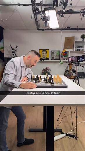 Jojol (Tech, iPhone, Android) on Instagram: "Je teste le jeu d’échecs du futur : les pièces bougent toutes seules ! 🤩"