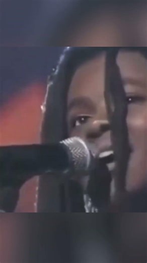 Tracy Chapman & Eric Clapton with "Give Me One Reason"