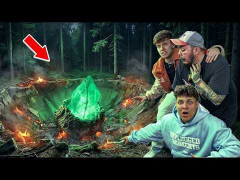 Hemos encontrado un OBJETO EXTRAÑO en el bosque... (No sabemos qué es)