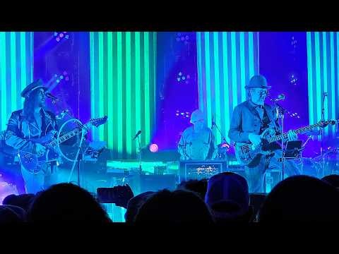 LES CLAYPOOL'S FEARLESS FLYING FROG BRIGADE w/ SEAN LENNON RIVERSIDE MUNICIPAL AUD. OCT 12 2023