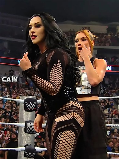 Stephanie Vaquer está de regreso #wwe #wweraw #stephanievaquer
