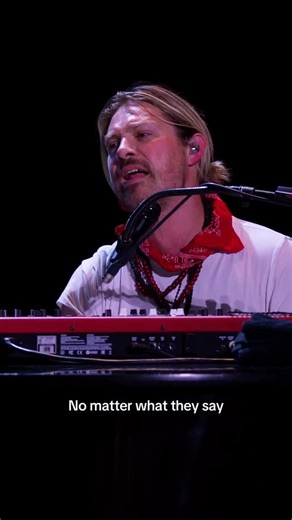 HANSON on Instagram: "Dream Girl live from the Underneath: Experience. All HANSON.net members can listen to all the live songs and watch the videos immediately. #hanson #dreamgirl #livemusic"