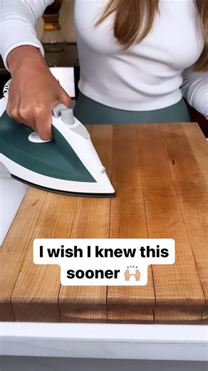 Smart Cleaning Tips We Swear By ✨ Brilliants hacks to keep your home spotless using simple household iterms and tools that anyone can do. #cleanhome #tipsandtricks #cleaningtips #lifehacks | Randy & Mandy