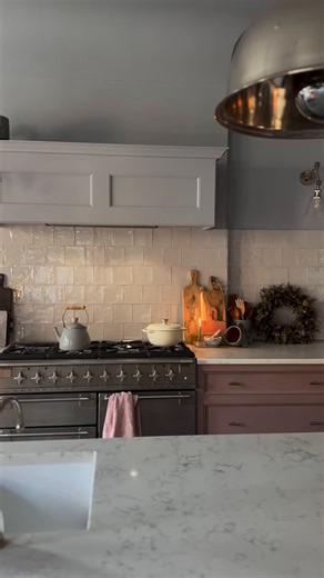 Just a friendly reminder 🤗 What’s your fave way to de-stress at home? Let us know below 👇 📸 : @lovinglinden