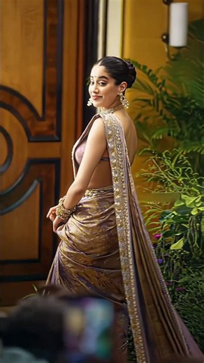 jhanvi kapur hot saree 🔥 #jahnavikapoor #jhanvikapoor #shorts #viral #kiaraadvani #rashmikamandanna