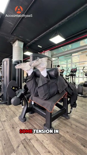 How to Do Lying Leg Curls (Step-by-Step) | Hijabi Women’s Hamstring Workout Tutorial