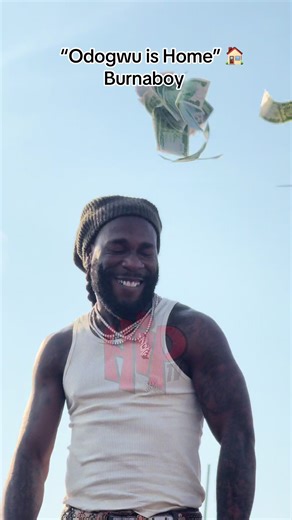 Burna Boy Energizes the Stage at Benikrukru Christmas Carnival