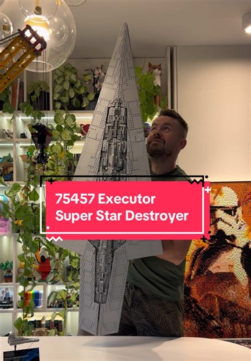 The biggest SSD ever made from LEGO! Set was provided by LEGO for the review LEGO Star Wars UCS set #75457 Executor Super Star Destroyer will be released on October 4th, 2026, with LEGO Insiders Early Access starting on October 1st. It consists of 6130 pieces and costs 799.99 USD / 749.99 EUR / 3199,99 PLN. What I like: - The model is incredibly rigid. I can easily hold the entire ship with one hand by the stand or carry it upstairs without worrying that something will fall off - The greebling i